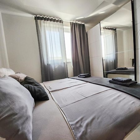Villa Capris Apartments كوبر المظهر الخارجي الصورة