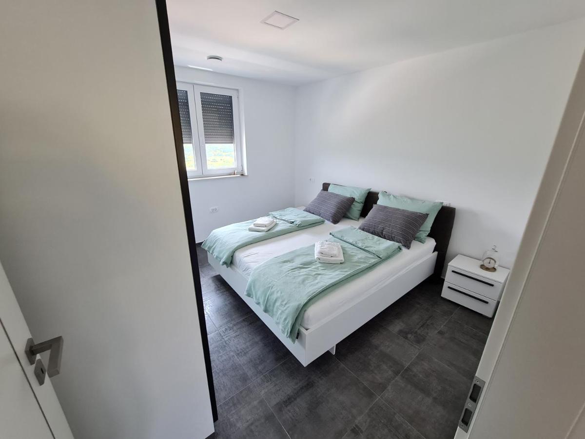 Villa Capris Apartments كوبر المظهر الخارجي الصورة